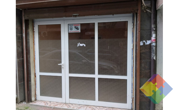  Самостоятелен партерен гараж със сервизно помещение.