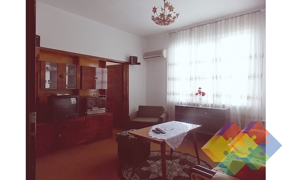 Тристаен апартамент под наем зад Община Варна